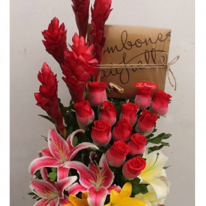 sombrerera con 24 rosas rojas < Florería, florerías, D´LAYRA En Cusco